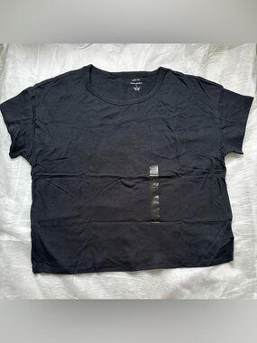 Banana Republic Black Short-Sleeve Pocket Tee